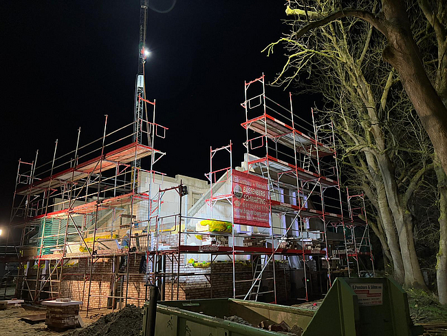 Ferienwohnung Tossens Tide Resort Bauphase bei Nacht 