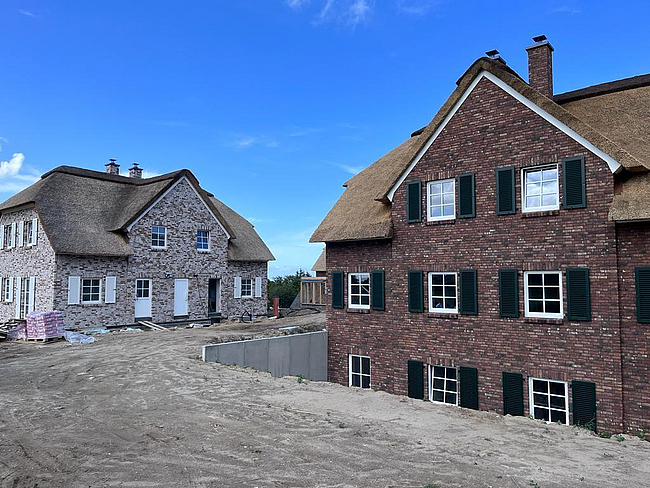 Bautenstand Reetdachvillen am Schloss 20.08.2026 10
