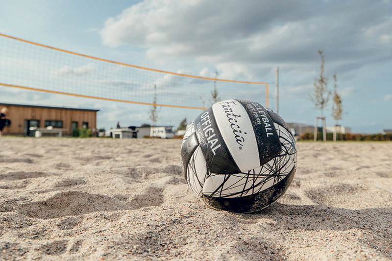 Tiny House kaufen an der Ostsee am Bodden - Beachvolleyball