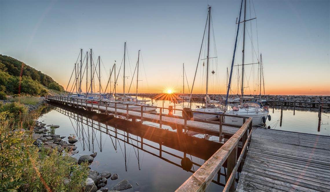alt="Holiday flat for sale Rügen Lohme sailing harbour"