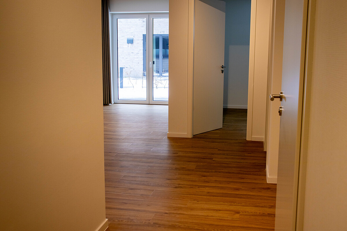 Wohnung Kauf 26969 Butjadingen / Tossens Flur mit Blick in den Wohnbereich