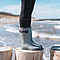 Gummistiefel am Strand